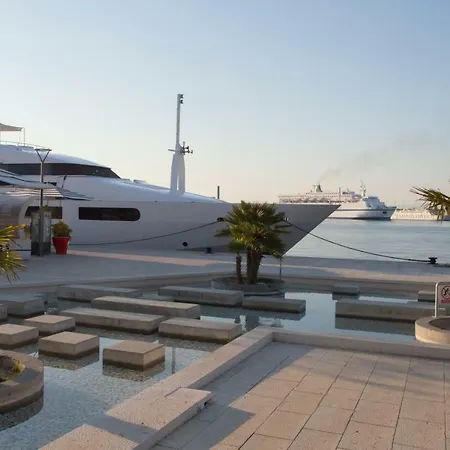 Spartion Marine בית נופש ספליט