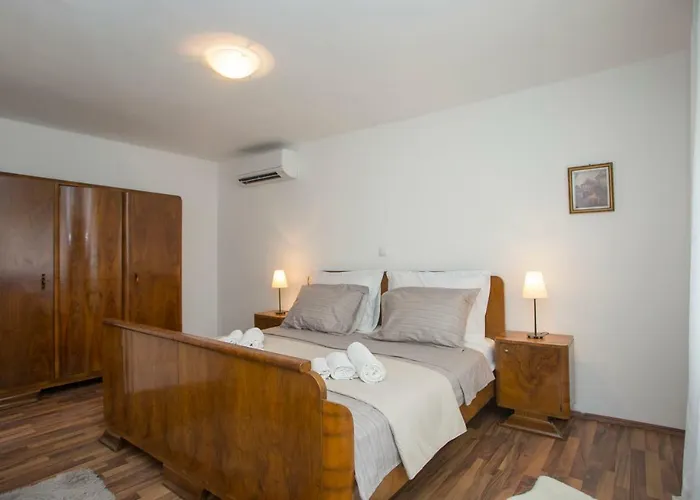 Spartion Marine Holiday home *